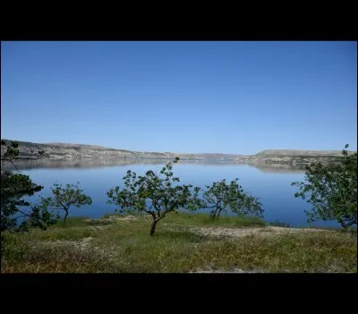 On la trouve à 10 km de l'Euphrate, entre les villes de Hit et Haditha dans la province de Al Anbar. C'est un lieu mythique révéré par les Hébreux, les Samaritains, les Chrétiens et les Islamistes. 
Nommez cet endroit, aujourd'hui sous la surveillance de l'armée irakienne ?