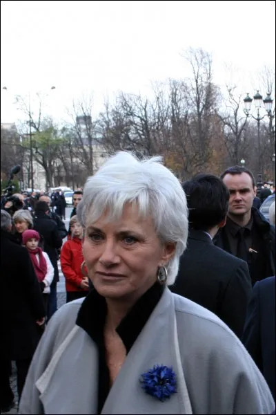 Qui est cette femme politique ?
