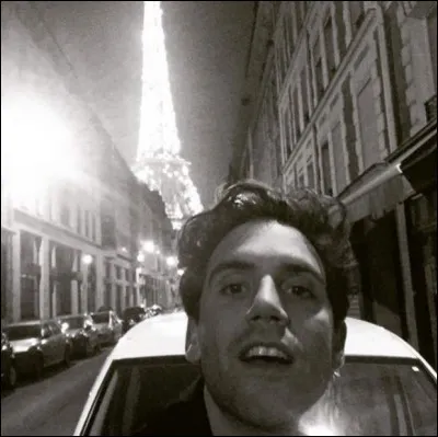 De quel âge à quel âge a-t-il habité à Paris ?