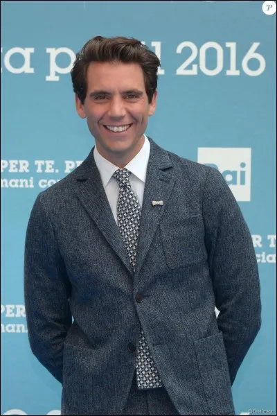 En combien de temps Mika a-t-il appris à parler italien ?