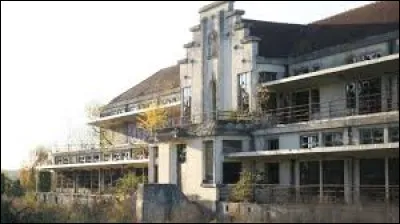 On vous propose de passer une nuit dans un bâtiment abandonné réputé pour ses nombreux fantômes. Vous...