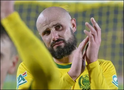 Sur quel score Nantes s'est-il incliné face à Nîmes, alors qu'il gagnait 2-0 ?