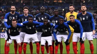 Combien d'étoiles l'équipe de France de football compte-t-elle sur son maillot ?