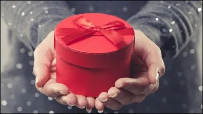 À qui appartiennent les paroles "My Daisy, Daisy, dési, désirable, je suis malheureux d'avoir si peu de mots à t'offrir en cadeau" ?