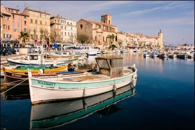 Où se trouve l'un des plus vieux cinémas du monde ?