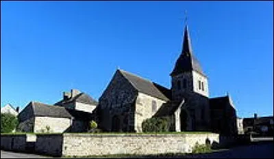 Nous terminons cette balade devant l'église Saint-Pierre-et-Saint-Paul de Romazy. Village breton, il se situe dans le département ...