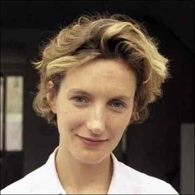 Qui a crit 'Ensemble c'est tout', 'Je voudrais que quelqu'un m'attende quelque part' ou encore 'Je l'aimais' ?