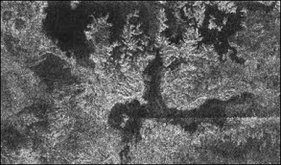 Quel satellite naturel abrite le lac Ontario ?