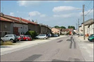 Nous terminons cette balade dans le Grand-Est, à Trondes. Village de l'arrondissement de Toul, il se situe dans le département ...