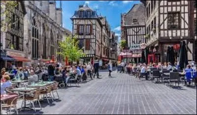 "Troyes" est une ville...