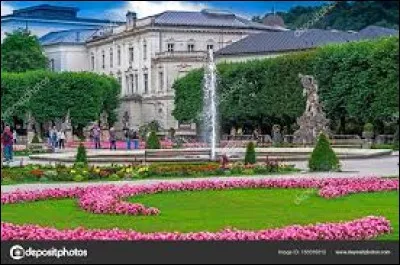 Le château Mirabell est situé en...