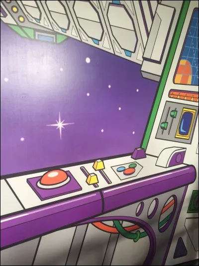 Sous quelle forme se cachent de petits symboles appelés « Hyden » ?