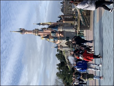 Quelle est la date d'ouverture officielle de Disneyland Paris ?