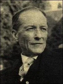 Comment s'appelle l'auteur, arrire-petit-fils de Condorcet, dont l'oeuvre est imprgne de mysticisme ?