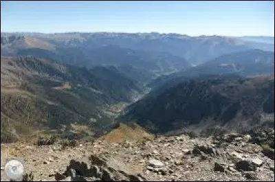 Dans mon pays, on peut visiter le "pic de Coma Pedrosa".