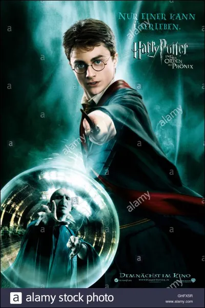 Dans le tome/film 5 comment s'appelle la salle où l'armée de Dumbledore s'entraîne ?