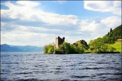 Le "Loch Ness" est un lac situé en...