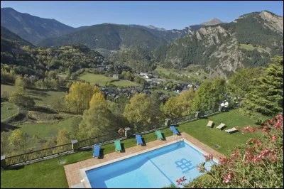 Avec le Président de la République Française, qui est le second co-prince d'Andorre ?