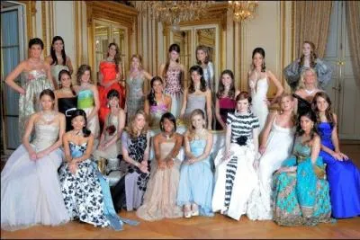 Quel nom donne-t-on aux jeunes filles qui font leur entre dans le monde chez les aristos ?