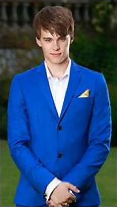 Avec qui Ben sort-il au début du film ?