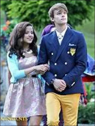 Avec qui Audrey sort-elle dans la seconde partie du film ?