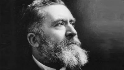 Quel homme politique socialiste, Raoul Villain a-t-il assassiné ?