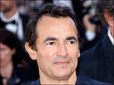 Qui est cet acteur, humoriste et réalisateur du film ''Au revoir là-haut'' ?