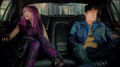 Que dit Camarade dans la voiture quand toute l'équipe repart de l'île ?