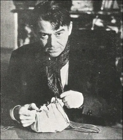 Qui est cet acteur, une des vedettes du film de Jules Dassin, "Du rififi chez les hommes" ?