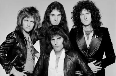 Quel a été le premier album de Queen ?