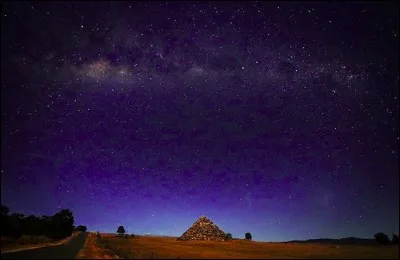 La pyramide Ballandean (Queensland, Australie) - 7 500 tonnes de blocs de granit - a été construite par un seul homme et pour une seule raison, mais est-elle suffisante ?