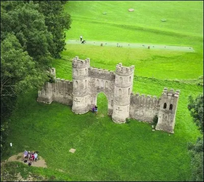 Tout en façade pour épater la galerie, où trouverons-nous cet edifice ?