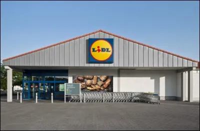 Comment s'appelle sa mère ?