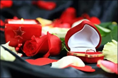 Comment s'appelle la femme mariée aimant secrètement Félix de Vendenesse dans "Le Lys dans la vallée" ?