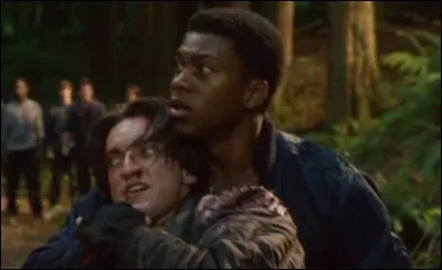 Pourquoi les 100 accusent-ils Murphy d'avoir tué Wells ?