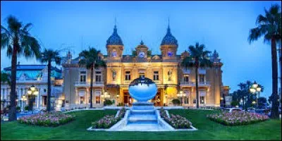 Le casino de Monte-Carlo est situé dans mon pays.
