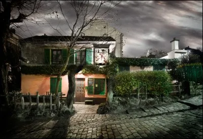 C'est dans un cabaret assez Bruant qu'il fait ces débuts, d'abord en tant que poète, en 1957. Langue leste et geste vif, c'est ... (Où donc ?)