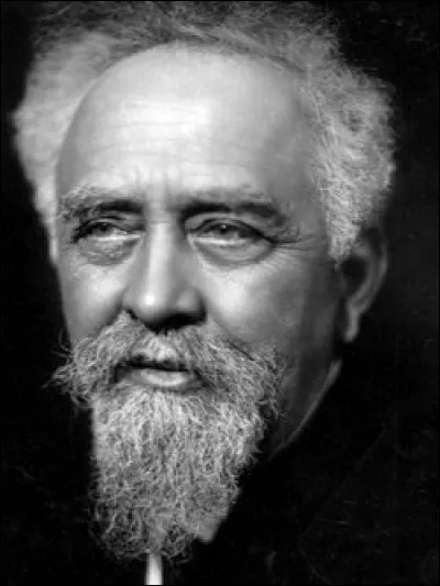 Ce physicien, chimiste, prix Nobel de physique en 1926 "pour ses travaux sur la discontinuité de la matière", sous-secrétaire d'État à la recherche scientifique en 1936, c'est ...