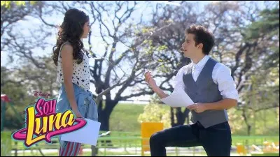 Luna doit jouer "Rom&eacute;o et Juliette" avec :