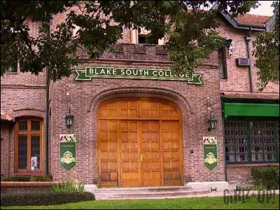 Comment s'appelle l'&eacute;cole o&ugrave; va Luna ?