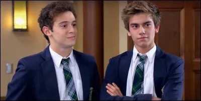 Qui est dans le groupe "th&eacute;&acirc;tre" du Blake avec Luna ?