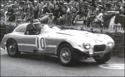 Cette voiture qui termine 3e en 1952, c'est une ...