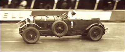 La marque remporte la course en 1924 puis quatre fois consécutivement de 1927 à 1930 : c'est ...