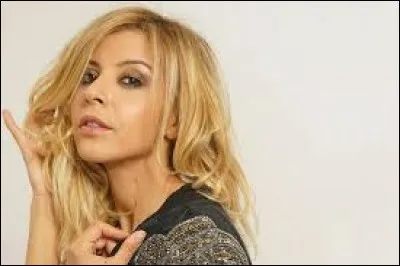 Quelle chanteuse connue dans les années 2000 fait son retour avec le single "Cheveux aux vent" ?