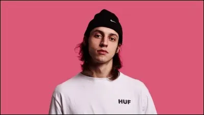 Est-il un youtubeur ?