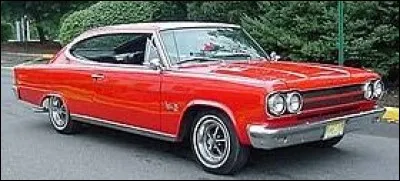 Partons aux &Eacute;tats-Unis, cette pony car a &eacute;t&eacute; produite par un petit groupe automobile am&eacute;ricain. Quelle est cette voiture ?