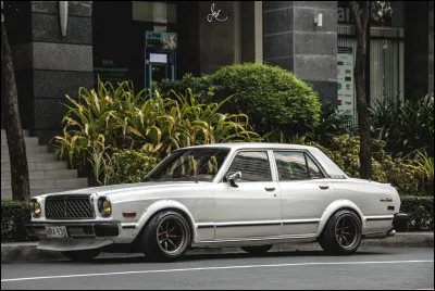 Finissons le quiz avec une berline nippone. Cette auto n'a pas &eacute;t&eacute; export&eacute;e en Europe, et elle porte le nom de chasseur. Quelle auto est-ce ?