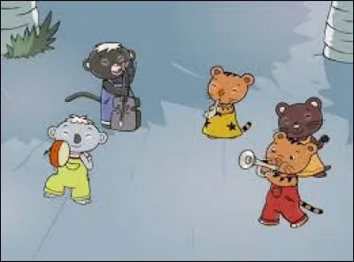 Comment s'appelle la petite sur de Cajou ?