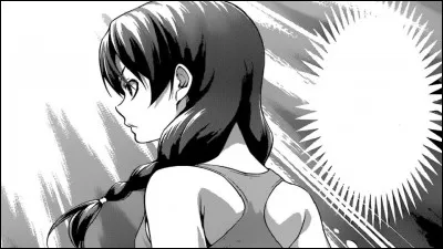 Toujours dans l'Arc de la centrale, par qui Megumi est-elle entraînée avant son duel contre Momo ?