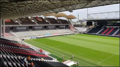 Dans quelle ville aux alentours de Lyon le Matmut Stadium, qui accueille le club de rugby du LOU, se trouve-t-il ?
